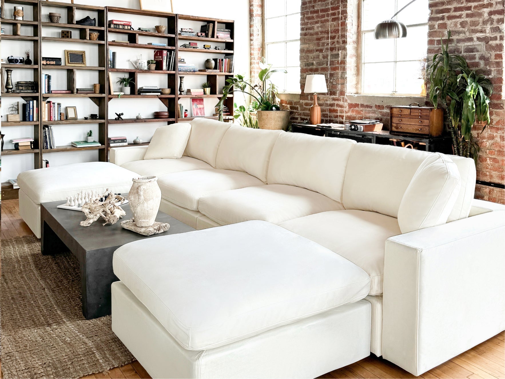 Ivory White (Velvet) - Lifestyle - 1 - 7th Avenue
